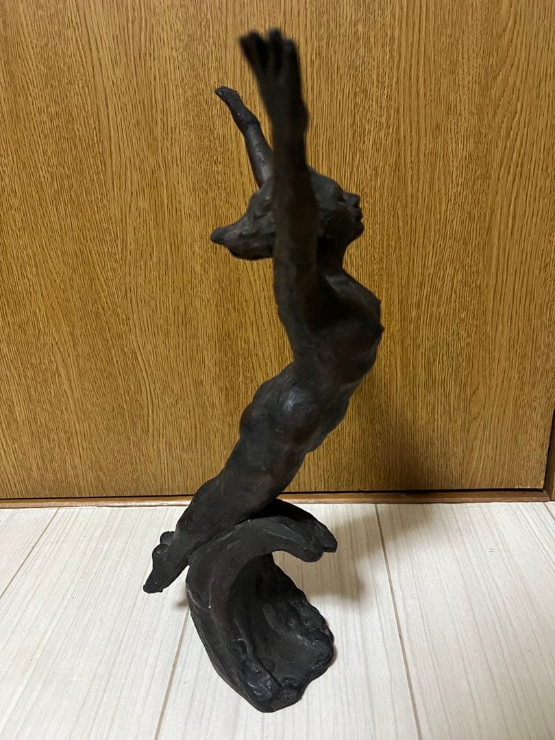 ブロンズ像　裸婦像　飛躍　館野弘青