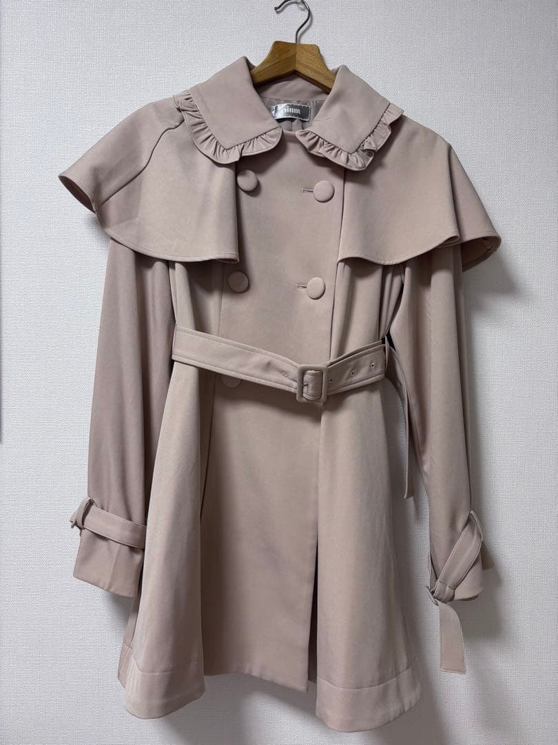 pium ケープフリルトレンチコート
