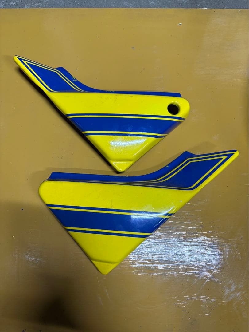 ゼファー400 外装　タンク　サイドカバー