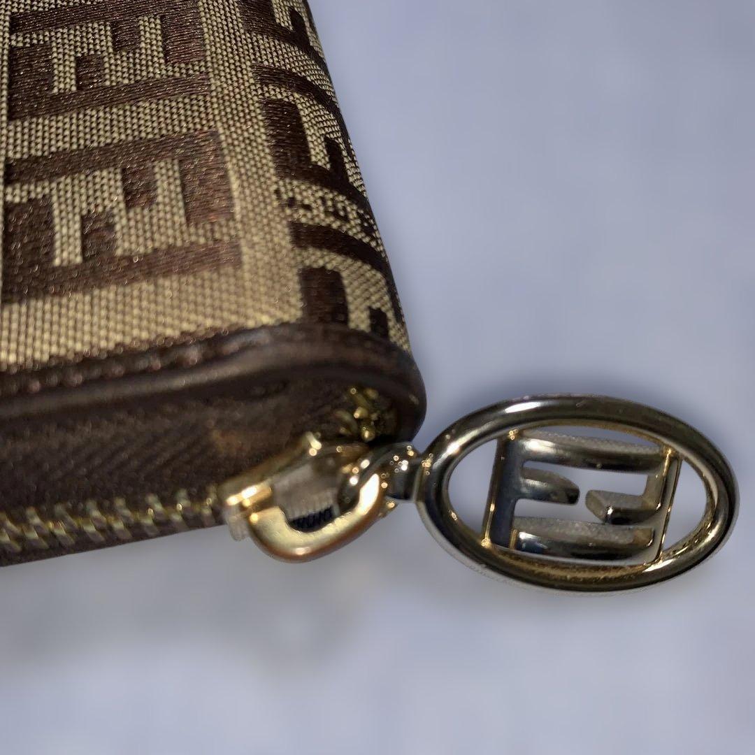 FENDI フェンディ　ラウンドファスナー　長財布