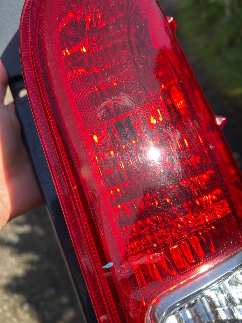 ハイエース 右　テールランプ