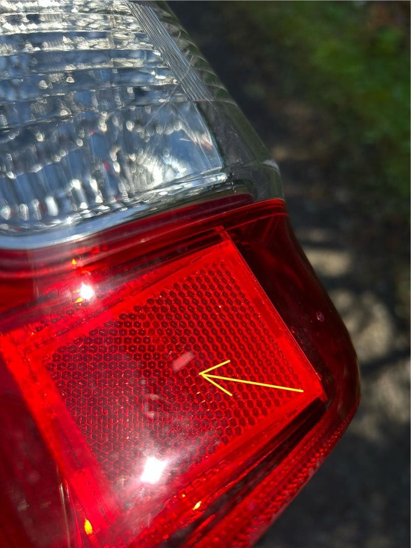 ハイエース 右　テールランプ