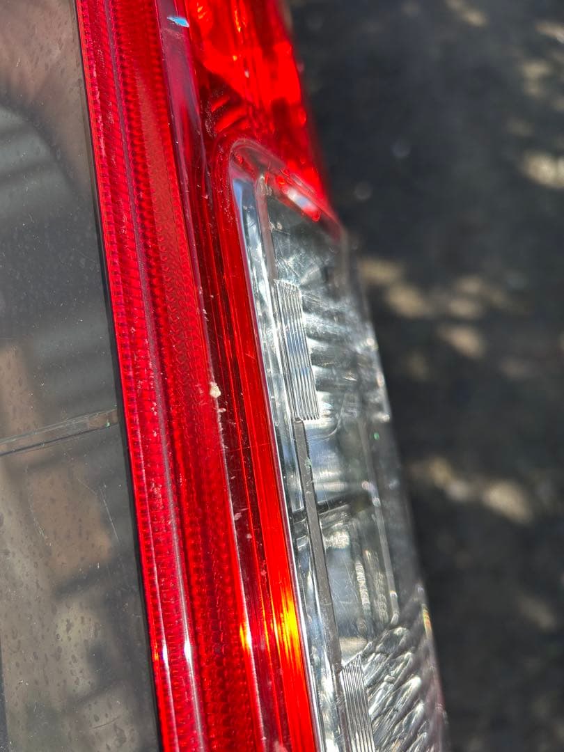 ハイエース 右　テールランプ