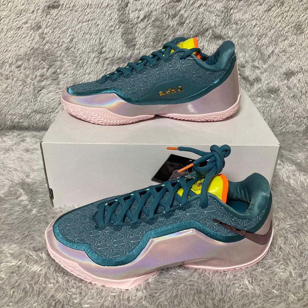 ナイキ　レブロン23 Miami Twice マイアミ バスケットシューズ