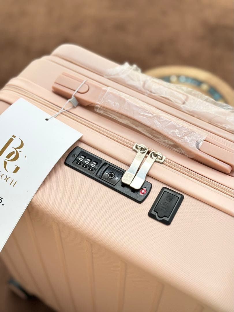 ピンク ポリカーボネート キャリーケース