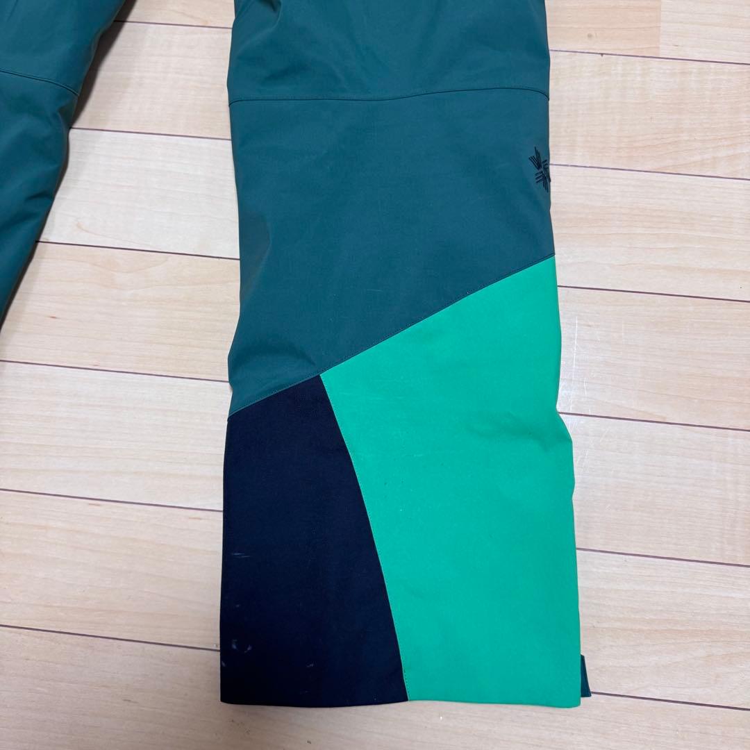 ゴールドウィン　Goldwin Lサイズ（3番）スキーウェア