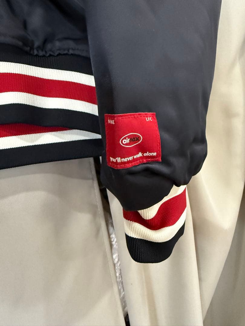【新品】 リバプールFC エアーマックス ダグアウトジャケット AirMax L