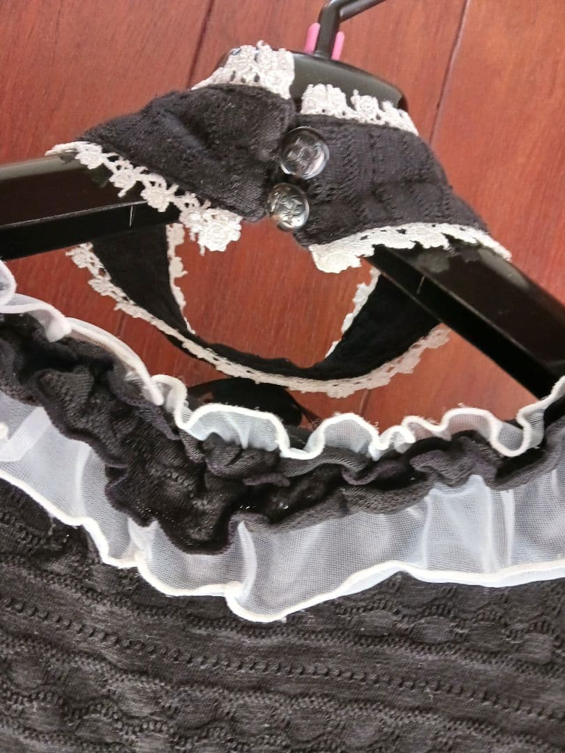 FRILL ブラック 半袖Tシャツ