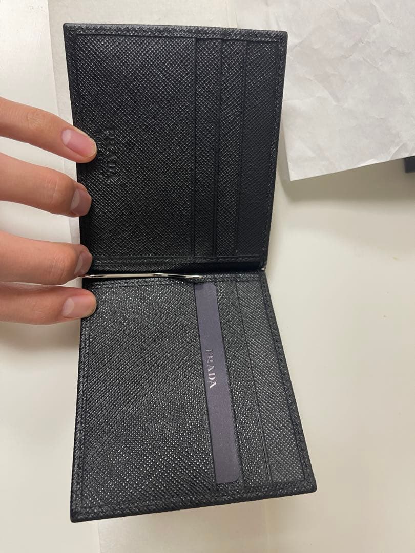 PRADA マネークリップ付き財布 黒