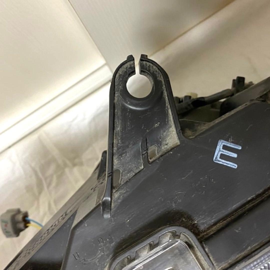 太郎　RAV4 左ヘッドライト　中古