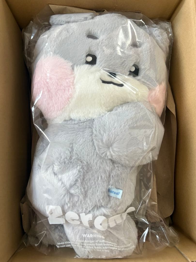 慎み深いボタン