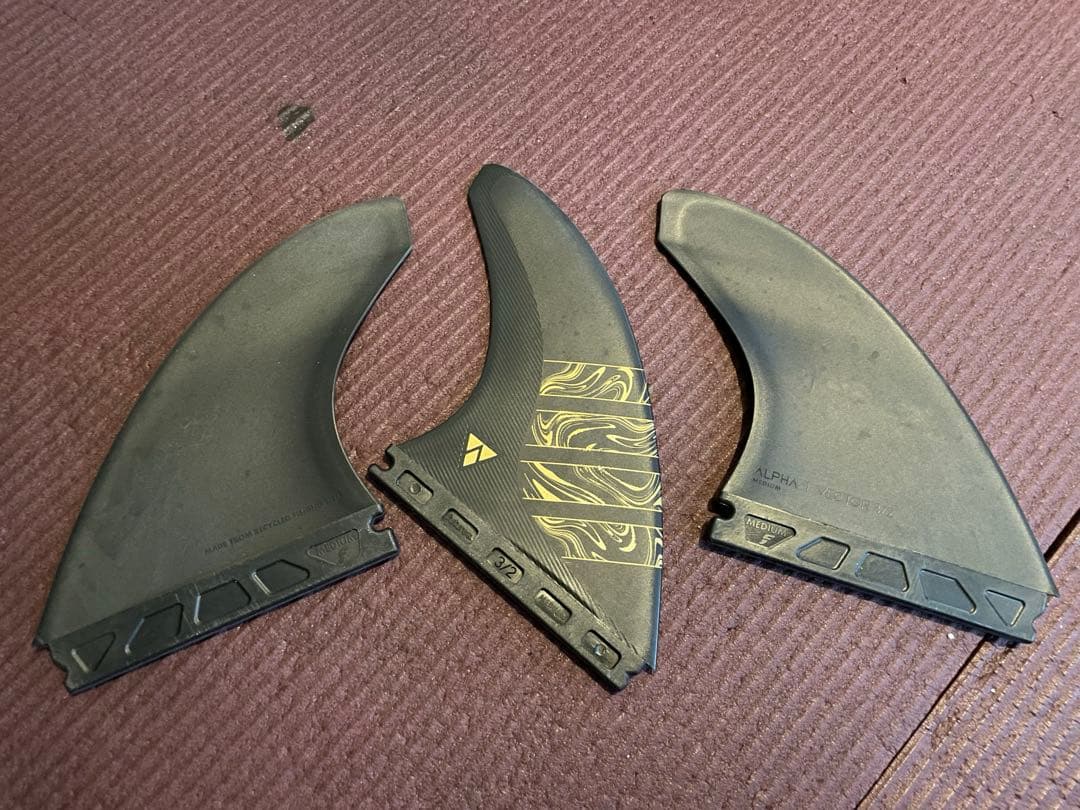22日終了価格美品フューチャーフィン ALPHA VECTOR 3/2 フィンM