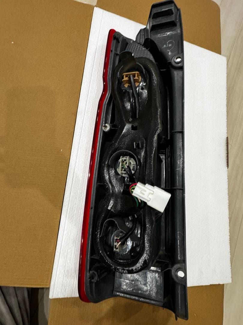 トヨタ　純正テールランプ 左右セット