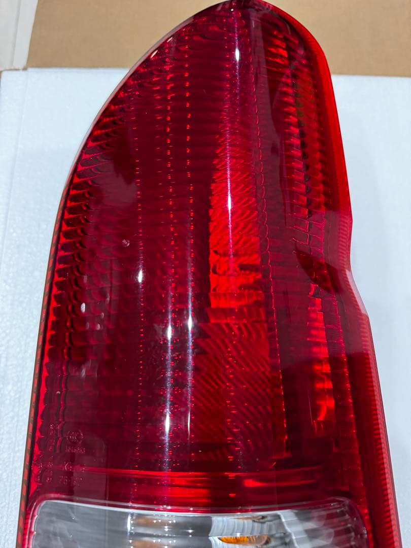 トヨタ　純正テールランプ 左右セット