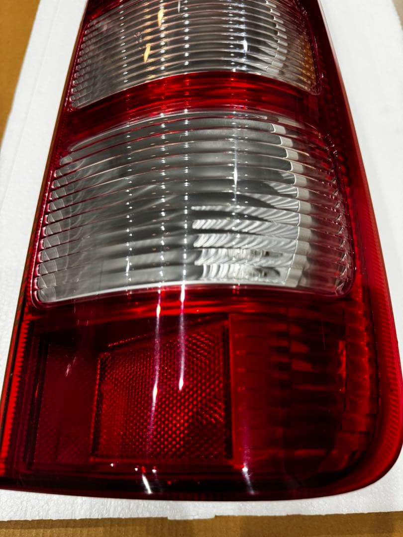 トヨタ　純正テールランプ 左右セット