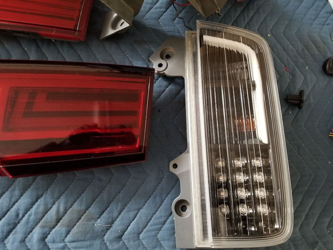 E52 エルグランド ワンオフ LEDテールセット