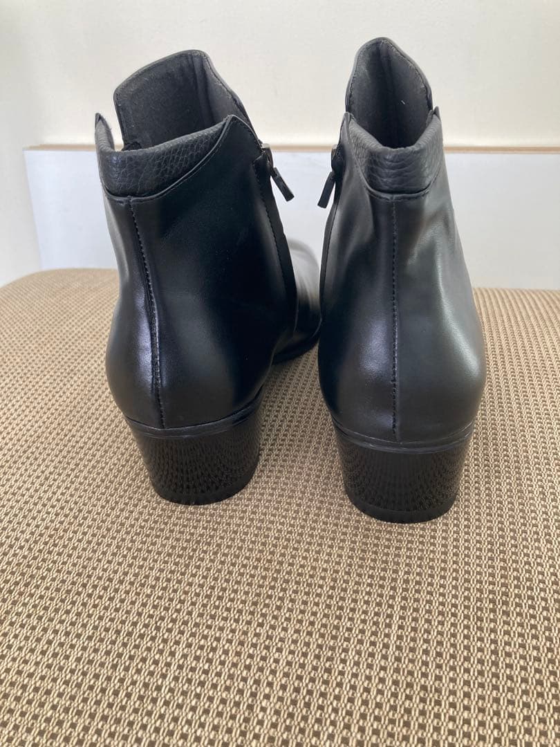 ブラックレザーショートブーツヒール5.0cm