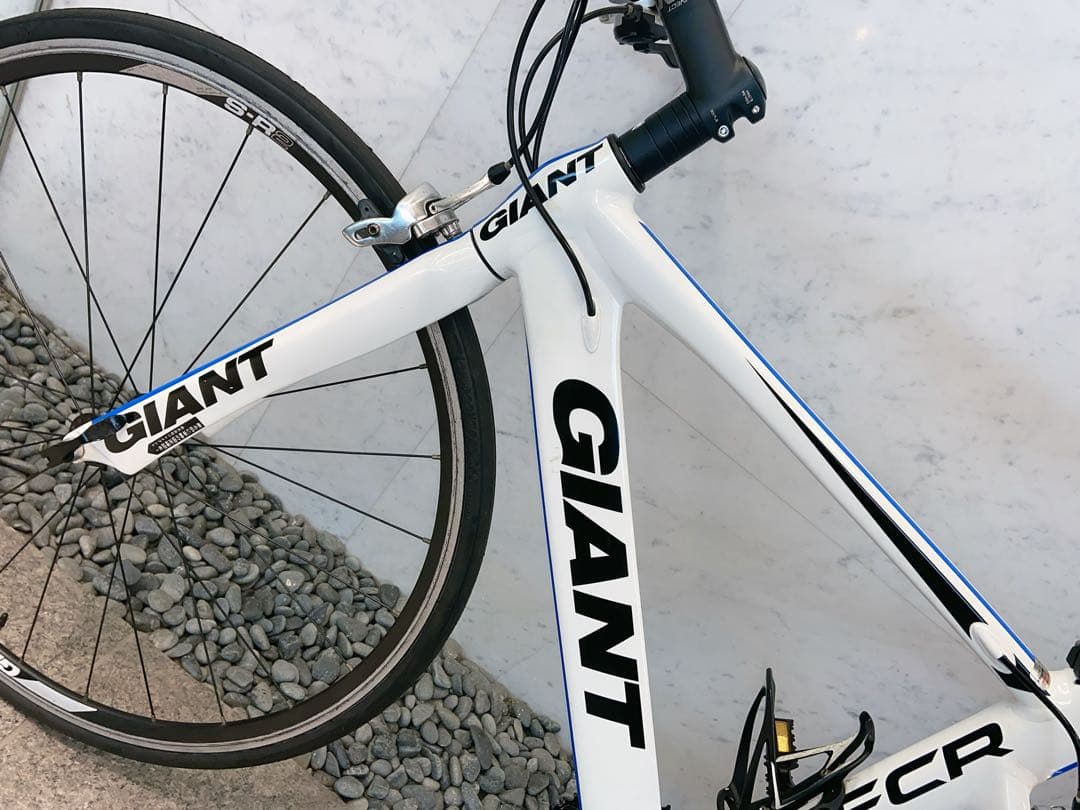 カーボン！　GIANT FCR フラットバーロード　クロスバイク　ジャイアント