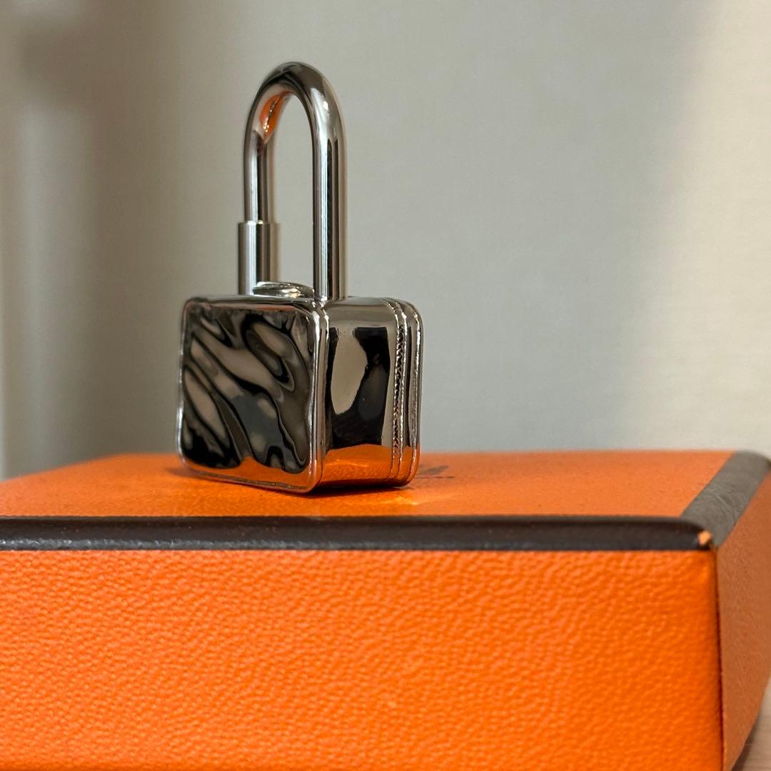 HERMES 美しき逃避行 Le chappee belle 2009年限