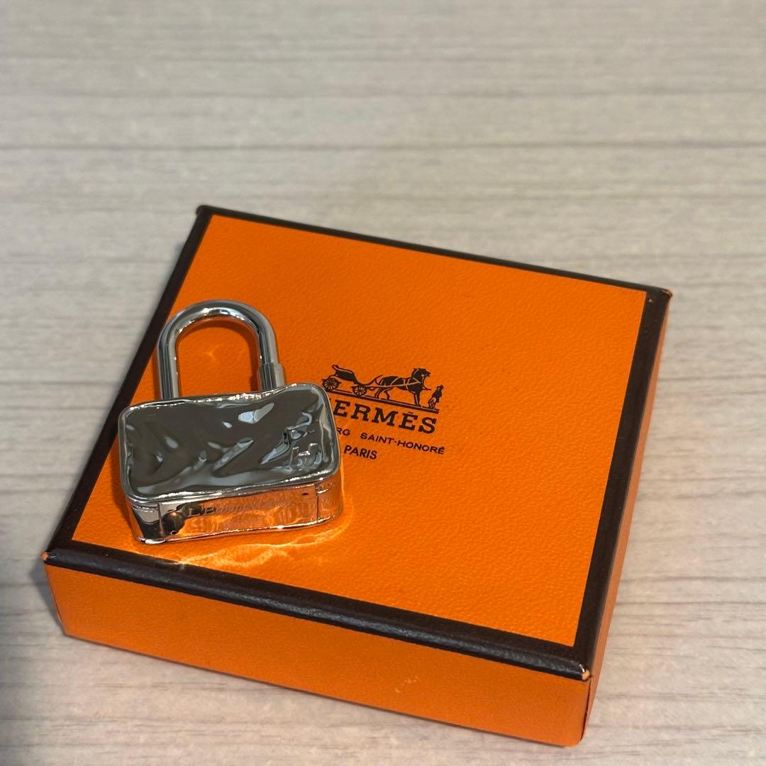 HERMES 美しき逃避行 Le chappee belle 2009年限