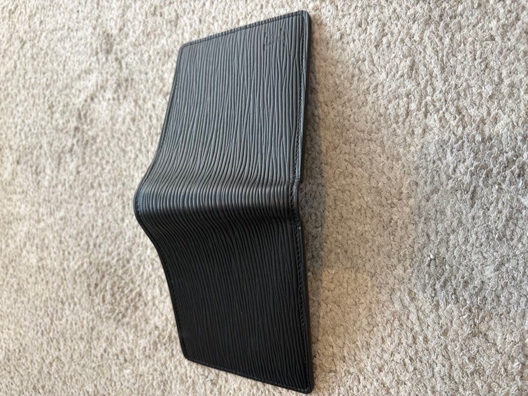 ルイヴィトン エピ メンズ 2つ折り財布 (札入れ)