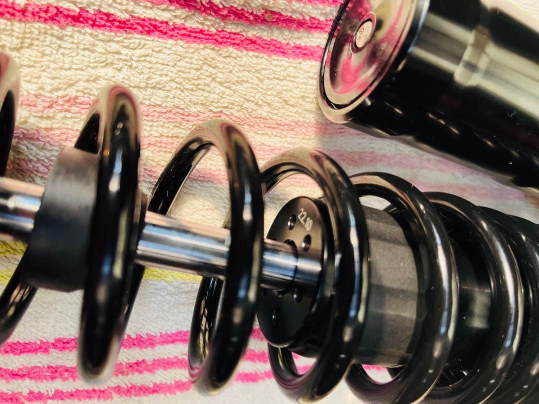 ブラックサスペンション 2個セット オーリンズタイプ　サスペンション320mm