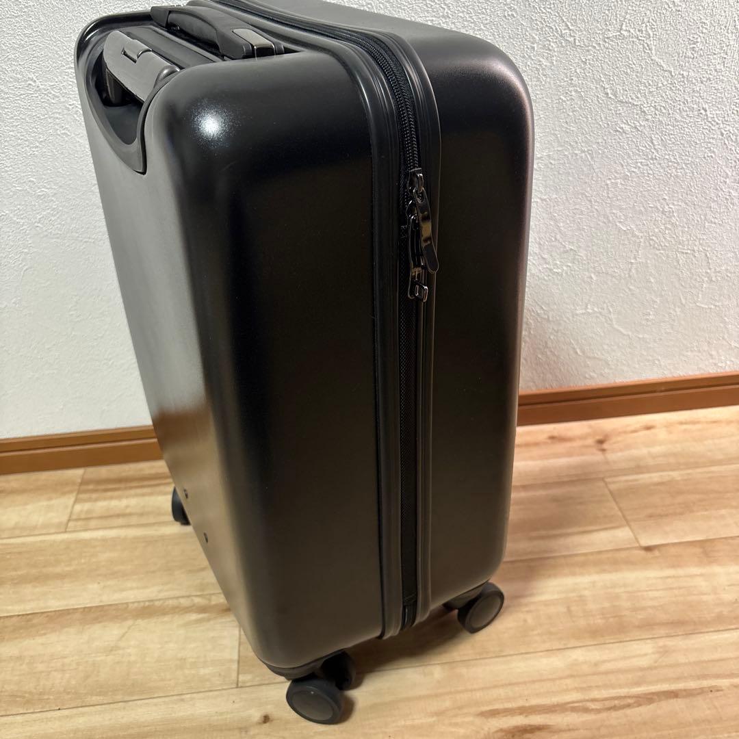 クレイサス　ボヤージュ　キャリーケース　Sサイズ　黒　未使用　最安値