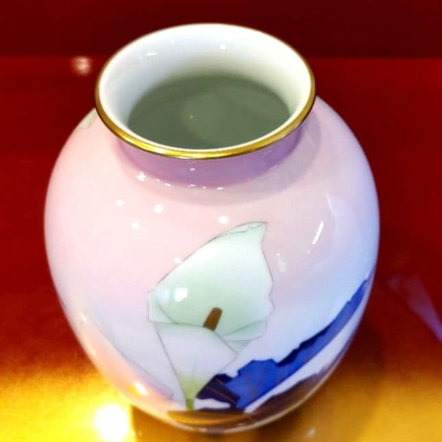 香蘭社　花瓶　花器　染錦金彩カラーリリー　瑠璃ピンクグリーンぼかし　希少品