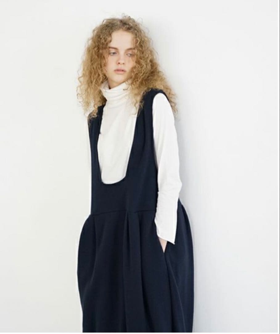 【ぽん】美品☆Mochiモチ　スウェットジャンパースカート　ネイビー