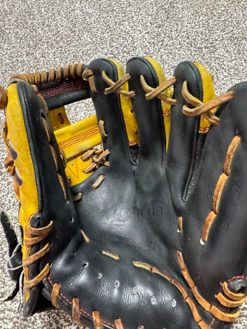 【最終値下】巨人　脇谷亮太実使用グローブ　 内野手用　硬式グローブ