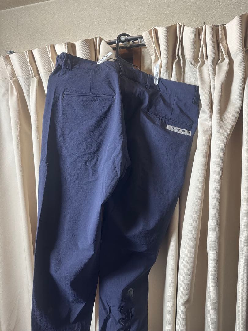 muta ムータ　ストレッチナイロン スラックス