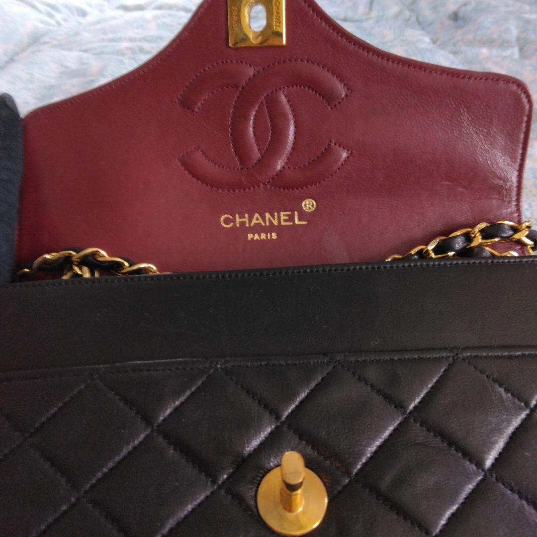 美品　CHANEL ショルダーバッグ 黒 キルティング レザー ゴールドチェーン