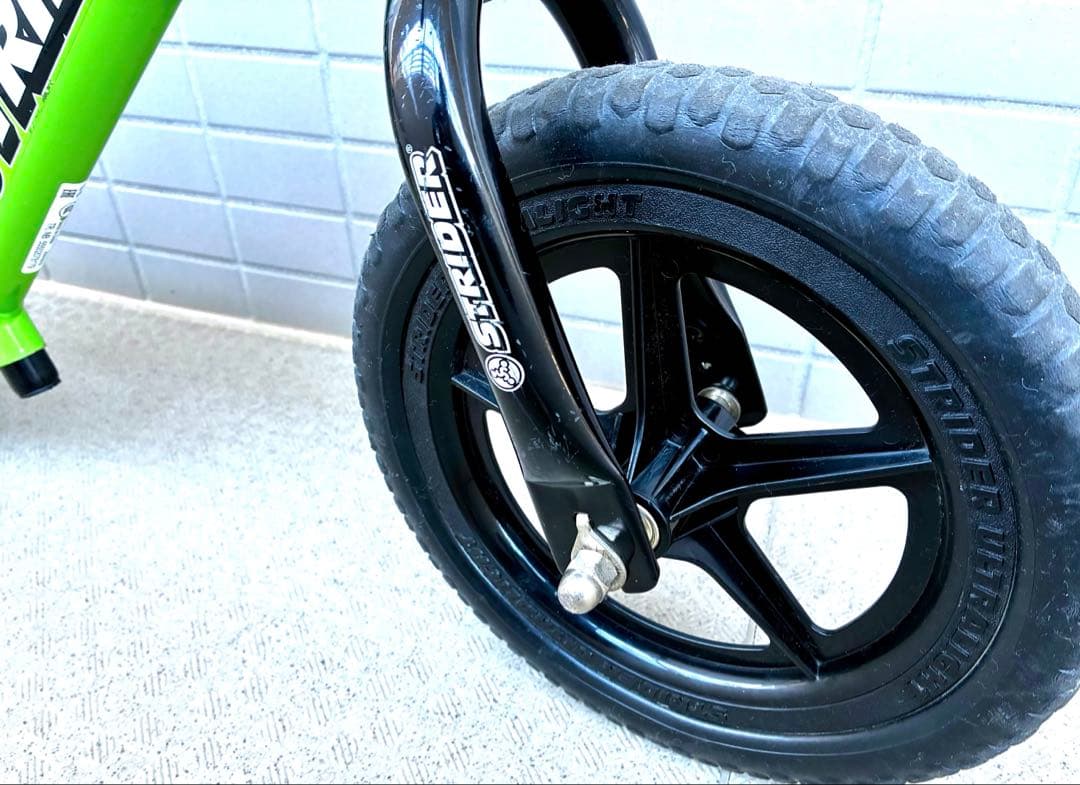 【STRIDER ストライダー】スポーツモデル 12インチ12型 緑 グリーン