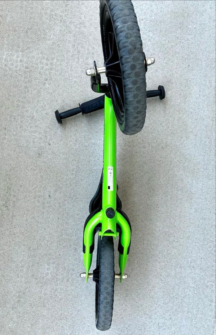 【STRIDER ストライダー】スポーツモデル 12インチ12型 緑 グリーン