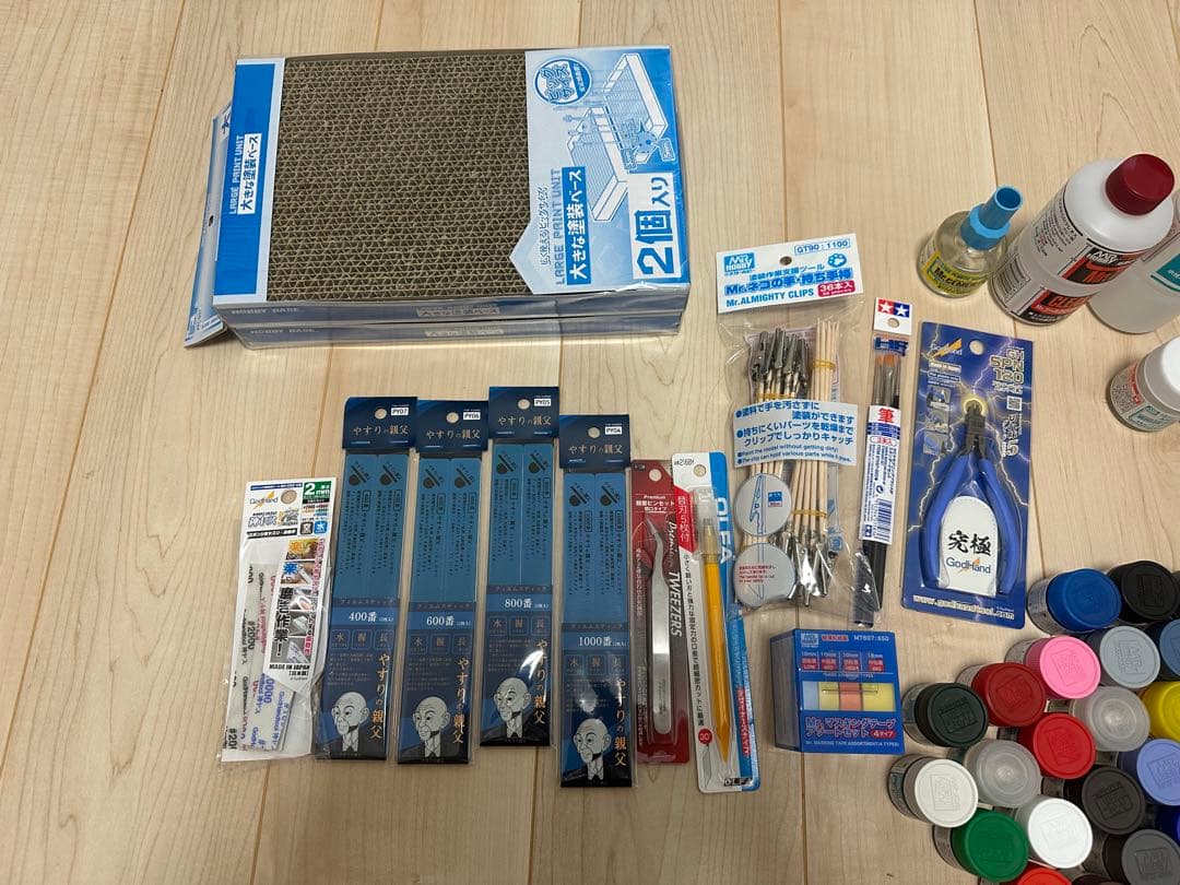 プラモデル塗装用品、工具類　未使用品　8万円相当