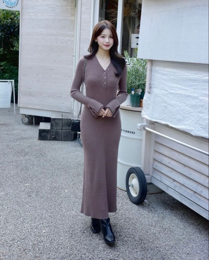 HOLIDAY&HOLIDAY フロントボタンフレアニットワンピース