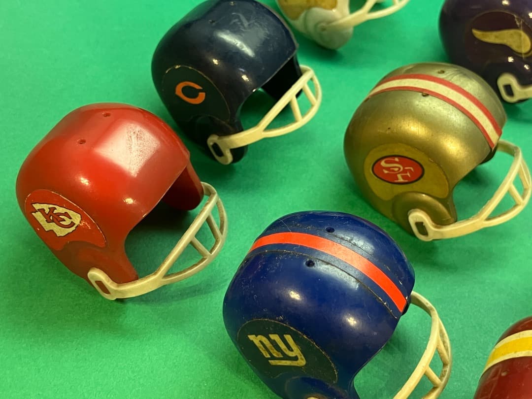 ★【年末年始特別価格】 NFLヘルメットのミニチュア 9種★