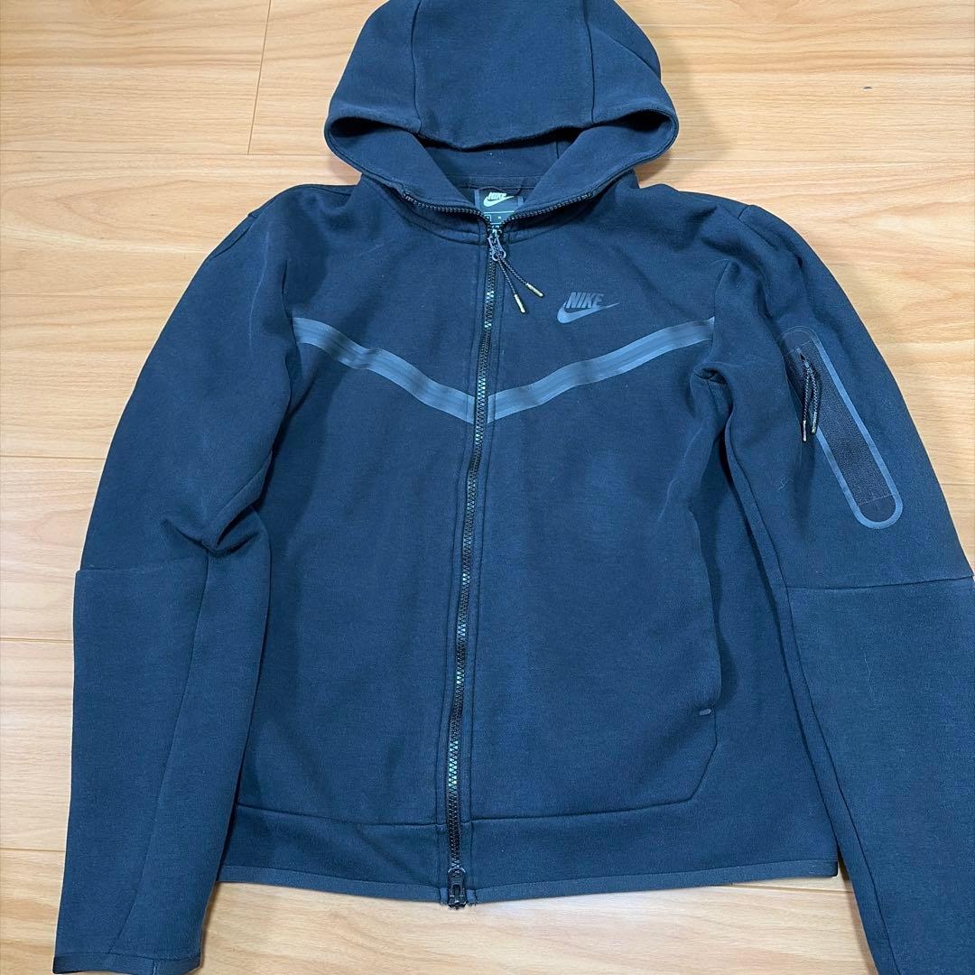 NIKEテックフリースブラック