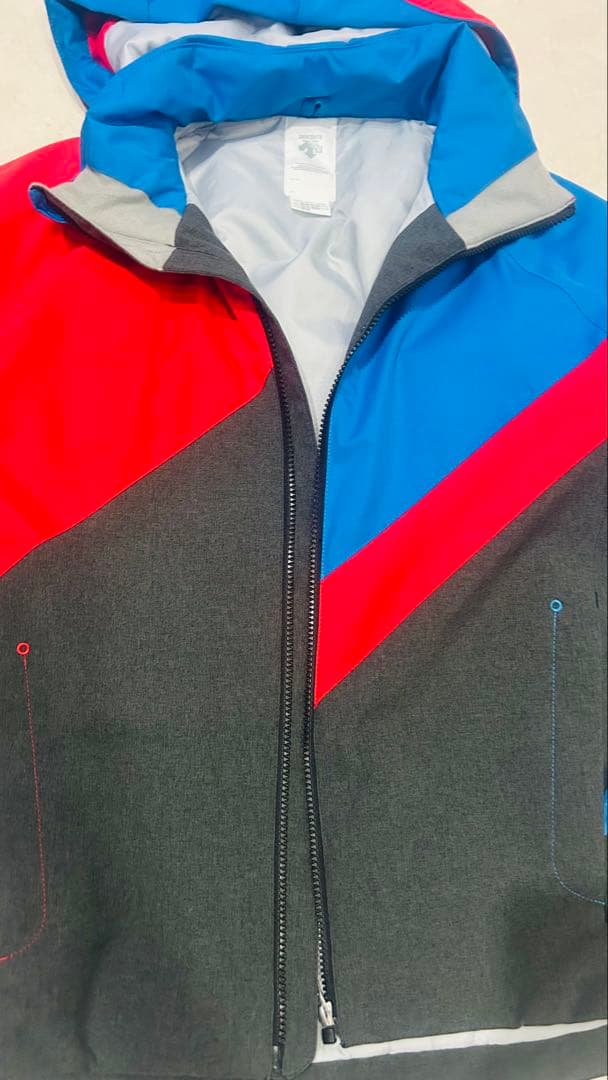 超美品デサント　スキーウェア　ジュニア160