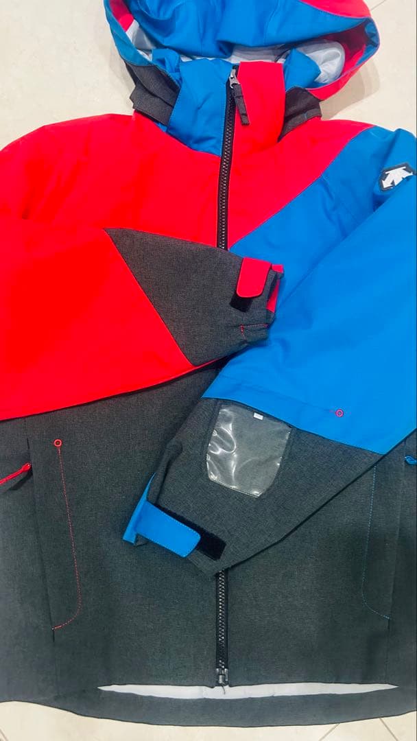 超美品デサント　スキーウェア　ジュニア160