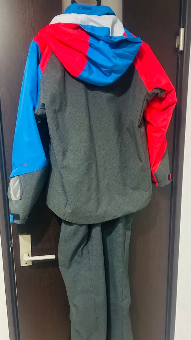 超美品デサント　スキーウェア　ジュニア160