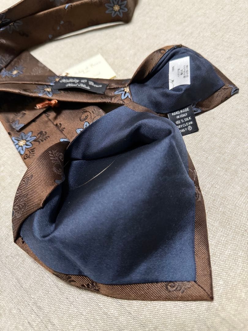 【新品】Holliday & Brown／ジャガード／花柄／フローラル／ブラウン