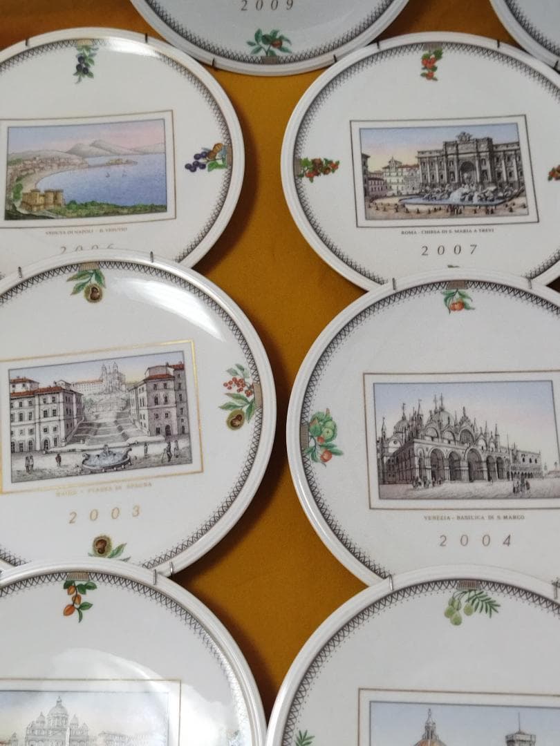 リチャード・ジノリ　イヤープレート　11枚　2000年代　絵皿ハンガー付　未使用