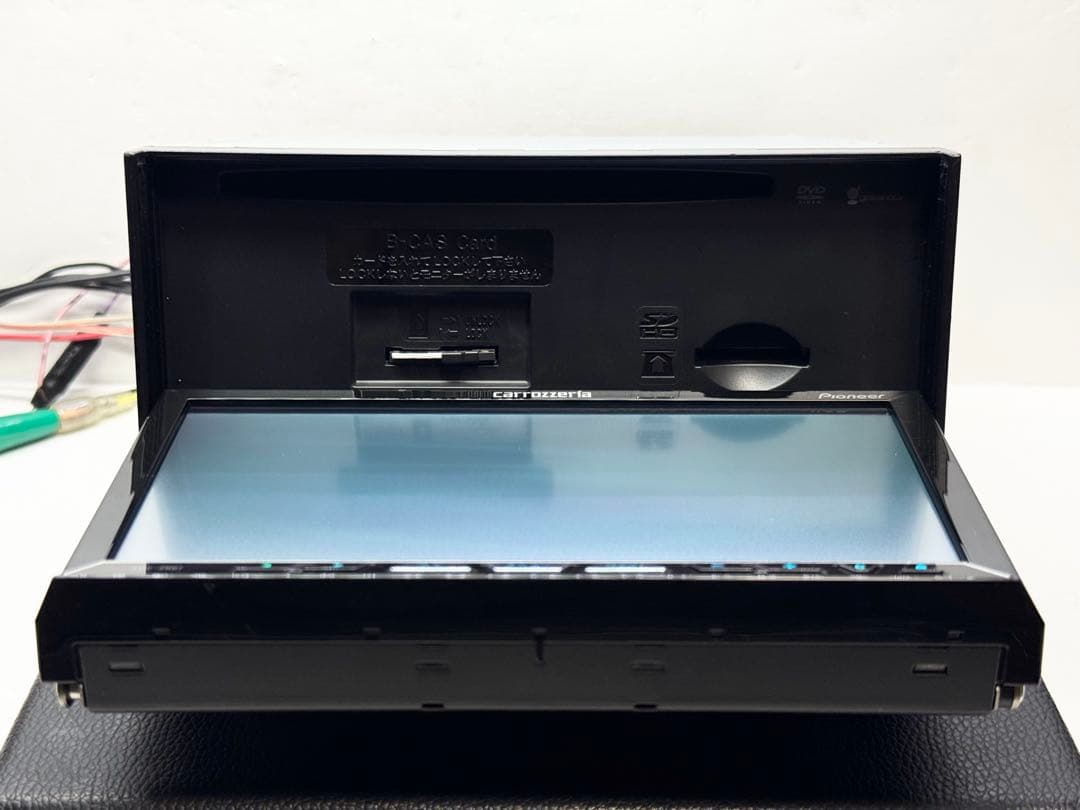 タッチパネル新品 AVIC-ZH07 新品ファン 2011年地図 カロッツェリア