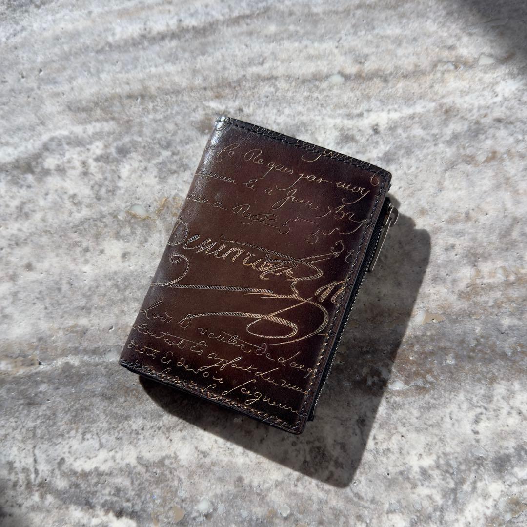 限定 定価13.6万円 ベルルッティ ペリプル スクリットレザーミニ財布