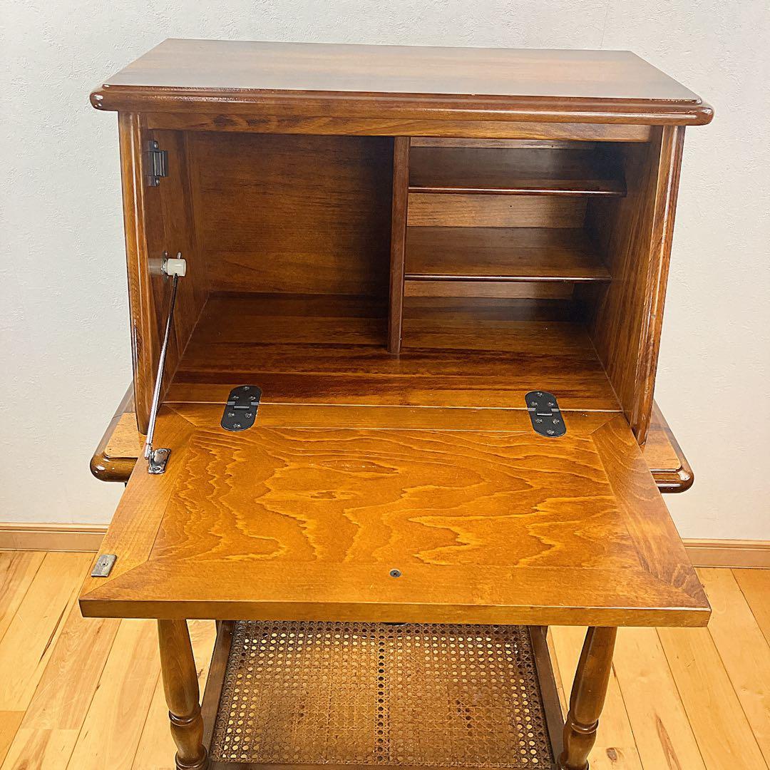 Sale. 80’s オールドカリモク　コロニアル ライティングデスク