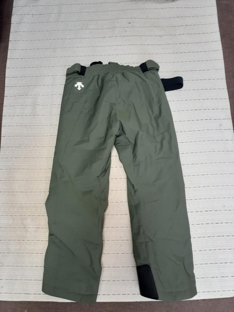 デサント　スキーウェア　ジャケットとパンツの上下セット