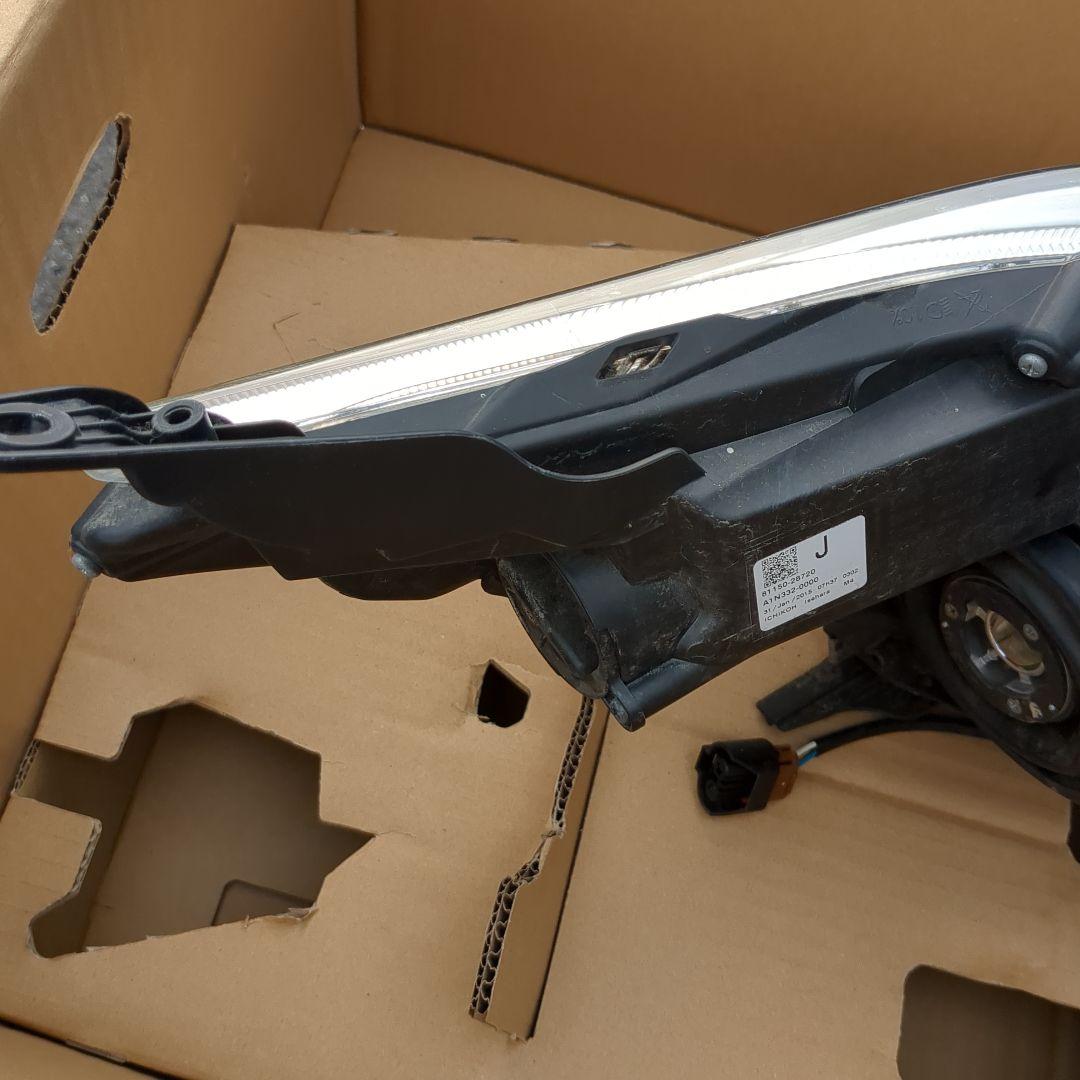 トヨタノア　左側ヘッドランプ　純正　美品