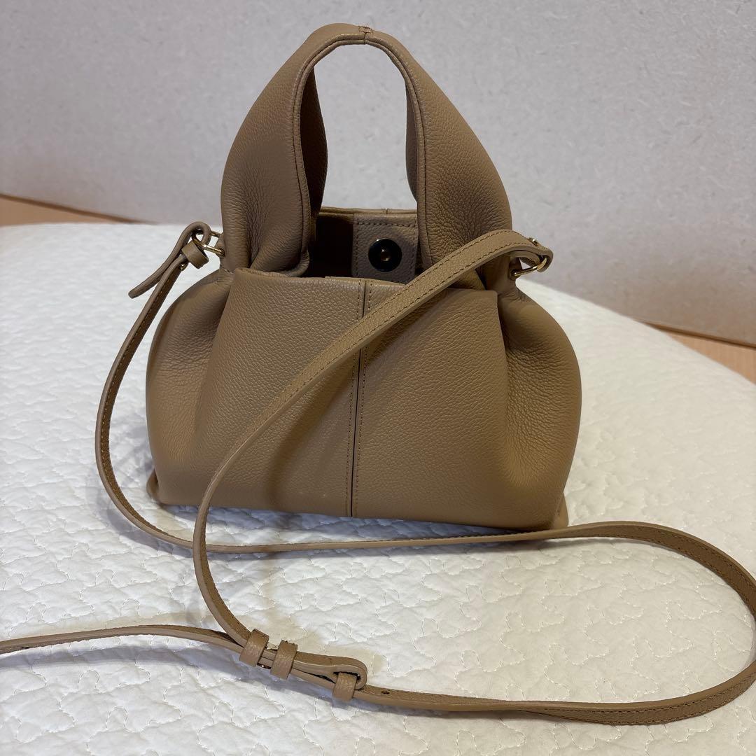 ベージュ ハンドル付きショルダーバッグ