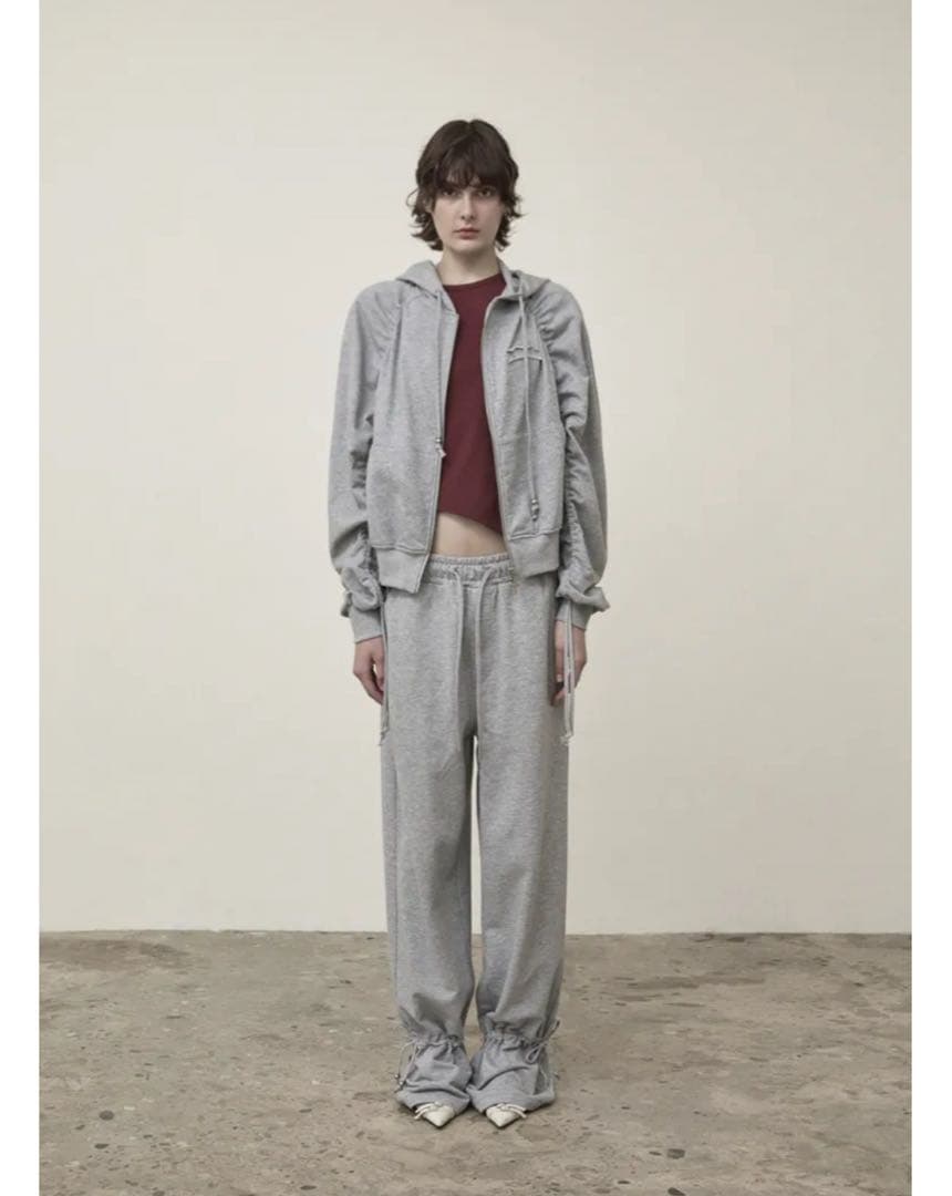 Matin Kim 　SLEEVE STRING DETAIL HOODY